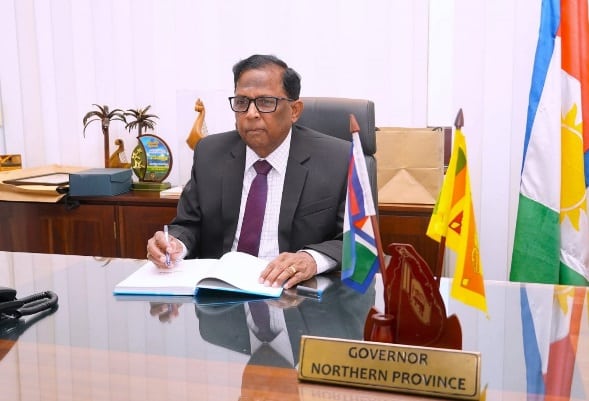 நல்லூர் கந்தசுவாமி ஆலயத்தின் தேர்த்திருவிழாவை முன்னிட்டு, யாழ்ப்பாணம் மற்றும் நல்லூர் கல்விக் கோட்டங்களுக்குட்பட்ட பொருத்தமான பாடசாலைகளுக்கு நாளை மறுதினம் புதன்கிழமை (09.09.2026) விடுமுறை வழங்குவதற்கான நடவடிக்கைகளை மேற்கொள்ளுமாறு வடக்கு மாகாண ஆளுநர் நா.வேதநாயகன், வடக்கு மாகாண கல்வி அமைச்சின் செயலாளரை அறிவுறுத்தியுள்ளார்.