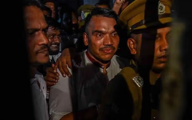 நாமல் ராஜபக்சவின் கைது நடவடிக்கையைத் தங்களது கட்சி அரசியல் பழிவாங்கலாகவே கருதுவதாகவும், இதற்கு எதிராக சர்வதேச சமூகத்திடமும் மனித உரிமைகள் அமைப்புகளிடம் முறைப்பாடு செய்யவுள்ளதாகவும் ஸ்ரீலங்கா பொதுஜன பெரமுன கட்சியின் பொதுச்செயலாளர் சாகர காரியவசம் தெரிவித்துள்ளார்.