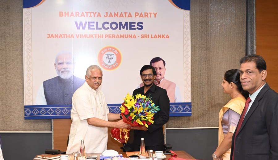 இந்தியாவுக்குப் பயணம் மேற்கொண்டுள்ள ஜேவிபி பொதுச் செயலர் ரில்வின் சில்வா தலைமையிலான குழுவினர் பாஜகவின் உயர் மட்டப் பிரமுகர்களைச் சந்தித்துக் கலந்துரையாடி வருகின்றனர்.