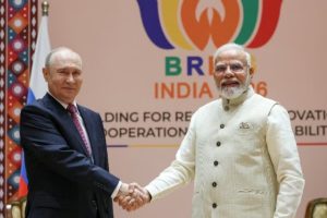 இங்கிலாந்தில் குடியேற்ற எதிர்ப்பு பேரணி – போராட்டக்காரர்களுக்கு பொலிஸார் எச்சரிக்கை