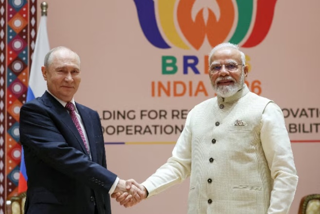 மேற்குலக நாடுகளின் கட்டுப்பாடுகள் இல்லாத ஒரு புதிய உலகளாவிய பொருளாதார வளர்ச்சிக்கான தளத்தை 'பிரிக்ஸ்' (BRICS) அமைப்பு உருவாக்க வேண்டும் என ரஷ்ய ஜனாதிபதி விளாடிமிர் புடின் வலியுறுத்தியுள்ளார்.