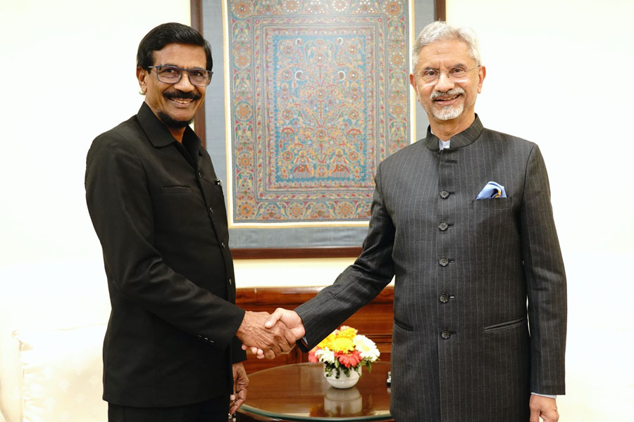 ரில்வின் சில்வா தலைமையிலான ஜே.வி.பி. குழு டெல்லி பயணம்