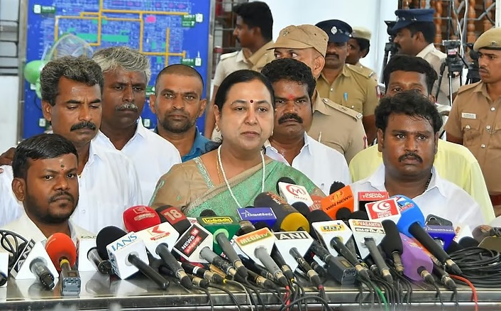 மீனவர்​களின் பிரச்​சினைக்கு கச்​சத்​தீவை மீட்​பதே ஒரே தீர்வு என தேமு​திக பொதுச் செய​லா​ளர் பிரேமலதா விஜய​காந்த் தெரி​வித்​தார்.