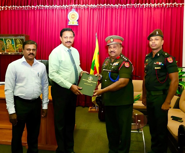 யாழ்ப்பாணம், காங்கேசன்துறையில் அரச சீமெந்து கூட்டுத்தாபனத்திற்குச் சொந்தமான 187.56 ஏக்கர் காணி, எதிர்கால பொதுமக்கள் பயன்பாட்டிற்காக பாதுகாப்புப் படையினரால் உத்தியோகபூர்வமாக விடுவிக்கப்பட்டுள்ளது.