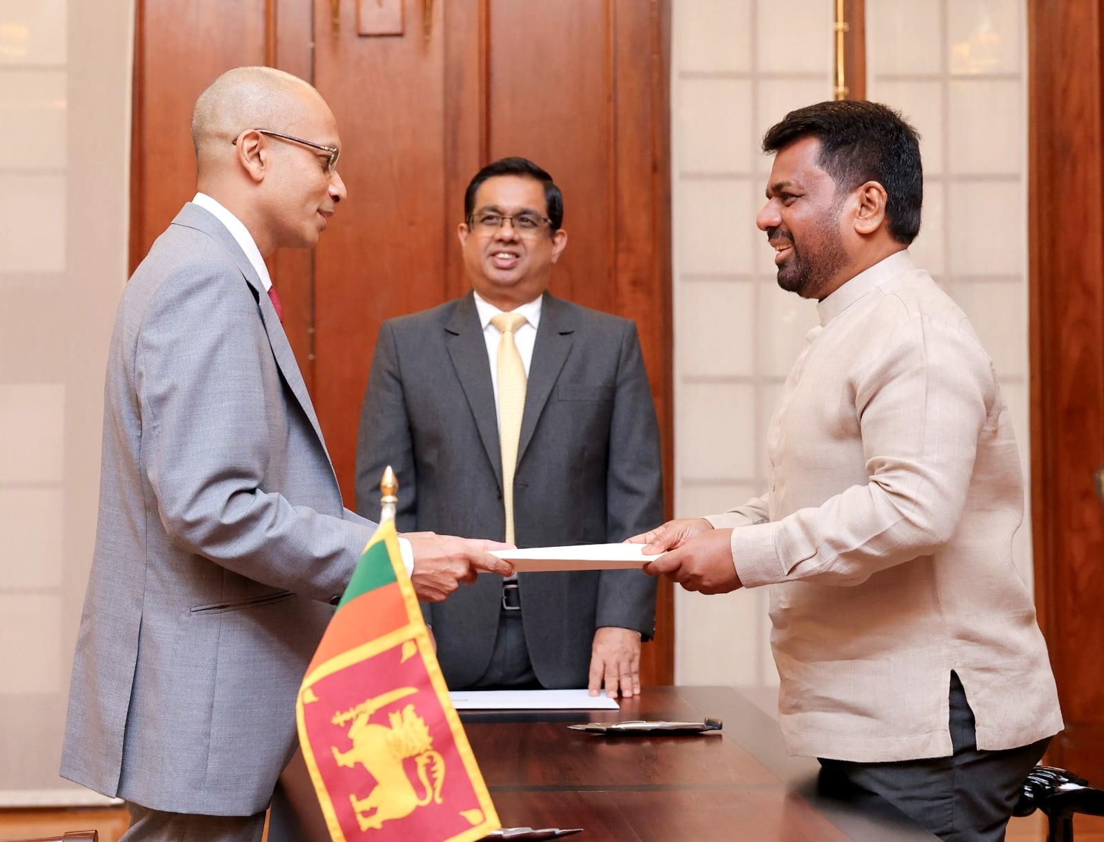 ஜனாதிபதி அநுர குமார திசாநாயக்கவினால் புதிய மேன்முறையீட்டு நீதிமன்ற நீதிபதிகள் இருவர் நியமிக்கப்பட்டுள்ளனர்.