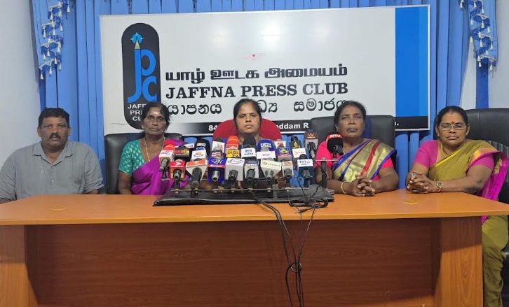 யாழ்ப்பாணம் - செம்மணி மனிதப் புதைகுழி விவகாரத்தில் தொல்லியல் பேராசிரியர் ராஜ் சோமதேவா தாக்கல் செய்துள்ள இடைக்கால அறிக்கையைத் தாம் முற்றாக நிராகரிப்பதாகத் தெரிவித்துள்ள வடக்கு - கிழக்கு வலிந்து காணாமல் ஆக்கப்பட்டவர்களின் உறவினர்களின் சங்கம், செம்மணி விவகாரத்தில் சர்வதேச விசாரணைகளை வலியுறுத்தி எதிர்வரும் நவம்பர் 16ஆம் திகதி மாபெரும் போராட்டம் ஒன்றை முன்னெடுக்கவுள்ளதாக அறிவித்துள்ளது.
