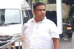 ஜம்மு – காஷ்மீர் குகையில் பதுக்கப்பட்டிருந்த ஆயுதங்கள் பறிமுதல்
