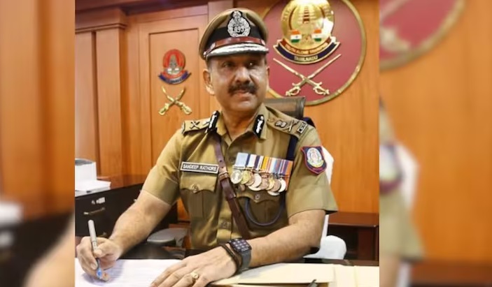 தமிழகத்தில் 17 விசாரணைக் கைதிகள் சிறையிலிருந்து தப்பிய சம்பவத்தைத் தொடர்ந்து, சிறைத்துறை தலைமைப் பொலிஸ் அதிகாரி சந்தீப் ராய் ரத்தோர் இடமாற்றம் செய்யப்பட்டுள்ளார்.