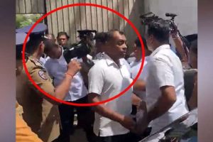 இலங்கை காவல்துறைக்கு புதிய ஆடையை அறிமுகப் படுத்துவது குறித்து ஆராய்வு?