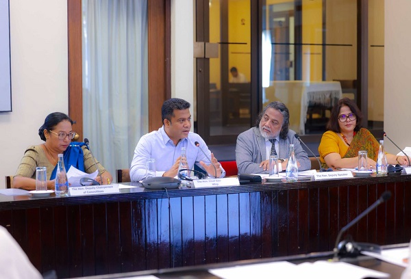 நாடாளுமன்றம் ஒக்டோபர் 20 ஆம் திகதி முதல் 23ஆம் திகதி வரை கூடவிருப்பதாக நாடாளுமன்றம் செயலாளர் நாயகம் குஷானி ரோஹணதீர தெரிவித்தார்.