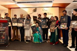 பயணிகளின் உயிரைக் காப்பாற்றி இந்திய விமானிக்கு UAE இல் கௌரவ விருது