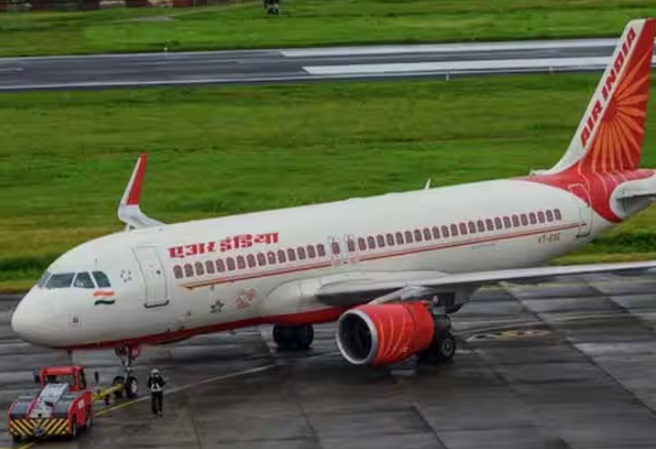 ஏமனில் இயங்கும் ஈரான் ஆதரவு ஹவுதி அமைப்பினர், சவுதி அரேபியாவின் விமான நிலையங்கள் மற்றும் எண்ணெய் நிலையங்களைக் குறிவைத்து தொடர்ந்து வான்வழித் தாக்குதல்களை நடத்தி வருகின்றனர்.