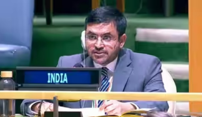 ஐ.நா. சபையில் சிறுபான்மையினரின் உரிமைகள் தொடர்பான விவாதத்தின்போது, பாகிஸ்தான் தனது சொந்த நாட்டு மக்களின் நலனுக்கும் சிறுபான்மையினரின் பாதுகாப்புக்கும் முன்னுரிமை வழங்க வேண்டும் என இந்தியா வலியுறுத்தியுள்ளது.