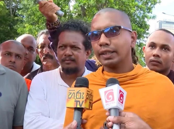 சோழர்களாலும், முப்படை பலத்துடன் விளங்கிய விடுதலைப் புலிகளாலும்கூட பௌத்த சாசனத்தை அழிக்க முடியவில்லை. எனவே, ஐந்து ஆண்டுகளுக்காக மக்களின் வாக்குகளால் ஆட்சிக்கு வந்துள்ள இந்த அரசாங்கத்தால் பௌத்த சக்தியை ஒருபோதும் ஒழிக்க முடியாது எனப் பலாங்கொட கஸ்ஸப தேரர் தெரிவித்துள்ளார்.