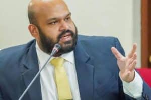 இந்திய அரசியலில் மீண்டும் கொந்தளிப்பு: தொடரும் போராட்டம்