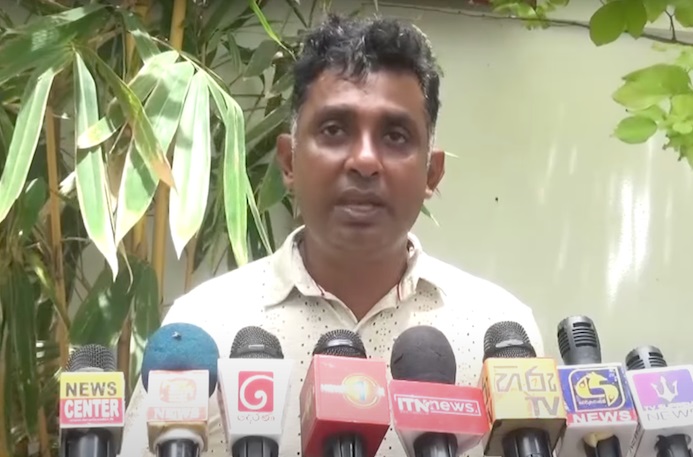 “கோட்டாபய ராஜபக்சவின் ஆட்சிக்காலத்தில் இடம்பெற்றதைப் போன்று, தேசிய மக்கள் சக்தி அரசாங்கத்துக்கு எதிராகவும் மக்கள் கிளர்ந்தெழக்கூடும். அதனால்தான் மக்கள் போராட்டங்களை ஒடுக்கும் வகையில், பயங்கரவாதத்திலிருந்து அரசைப் பாதுகாக்கும் சட்டமூலம் கொண்டுவரப்பட்டுள்ளது” என ஐக்கிய மக்கள் சக்தியின் நாடாளுமன்ற உறுப்பினர் ரோஹன பண்டார குற்றஞ்சாட்டியுள்ளார்.