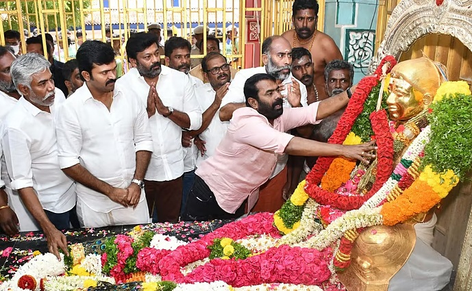 தன்னைப் பொது வேட்பாளராக நிறுத்துவது தொடர்பான பேச்சை தமிழக வெற்றிக் கழகத்தின் (தவெக) நிர்வாகிகளும் கட்சியினருமே கிளப்பிவிட்டதாக நாம் தமிழர் கட்சியின் தலைமை ஒருங்கிணைப்பாளர் சீமான் தெரிவித்துள்ளார்.