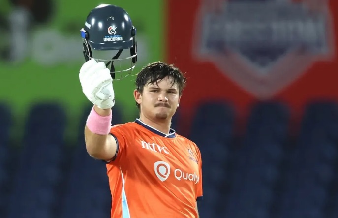 தென்னாப்பிரிக்காவின் CSA T20 Challenge தொடரில், 'டைட்டன்ஸ்' அணிக்காக விளையாடிய லுவான்-டிரே பிரிடோரியஸ் (Lhuan-dre Pretorius), 'நைட்ஸ்' அணிக்கு எதிரான போட்டியில் வெறும் 79 பந்துகளில் ஆட்டமிழக்காமல் 188 ரன்கள் குவித்து, T20 கிரிக்கெட் வரலாற்றில் கிறிஸ் கெய்லின் பல வருட சாதனையை முறியடித்துள்ளார்.