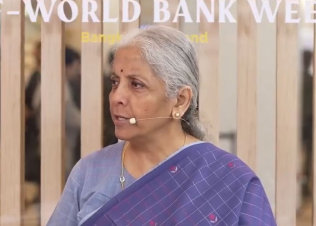 இந்தியா - சீனா இடையேயான வர்த்தக உறவுகளில் சுங்கவரி அல்லாத தடைகளே (non-tariff barriers) மிகப்பெரிய தடையாக உள்ளதாக நிதியமைச்சர் நிர்மலா சீதாராமன் தெரிவித்துள்ளார்.